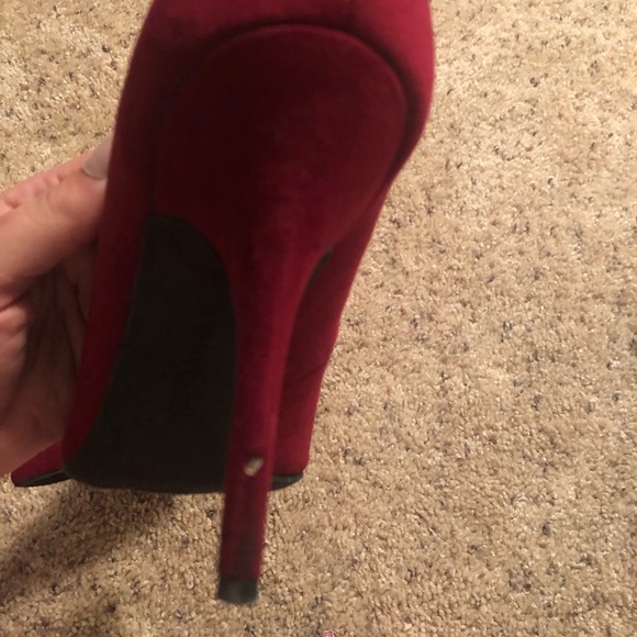 Maroon suede pumps - Picture 4 of 6